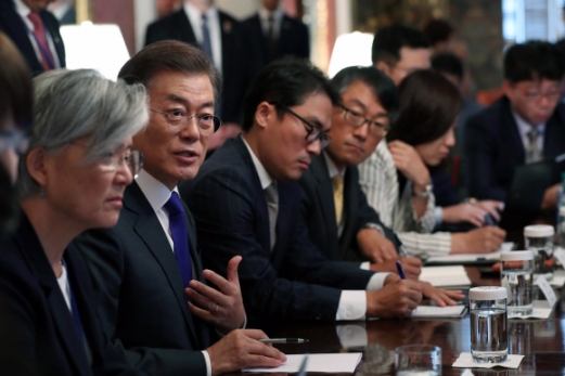 [서울포토] 간담회에서 발언하는 문재인 대통령