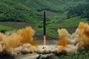 “북한 2주내 ICBM 추가발사 준비 정황 포착”