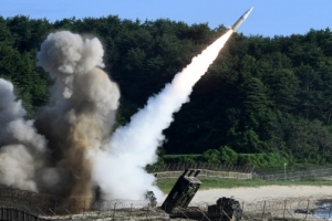 미국인 10명 중 7명 “미국 vs 북한 전면전 가능성 우려”