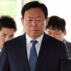 [서울포토] 신동빈 롯데그룹 회장, 박 전 대통령 재판 법정으로