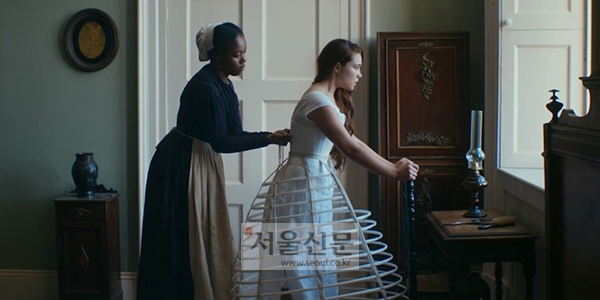 영화 ‘레이디 맥베스’ 메인 예고편의 한 장면.