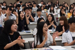 “스마트폰만 있으면 언제 어디서든 공부… 일·학업 다 잡았어요”