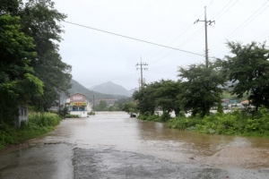 괴산댐·백곡저수지 방류…주민 260여명 대피 명령
