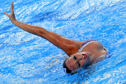 [포토] 물 위 화려한 날갯짓