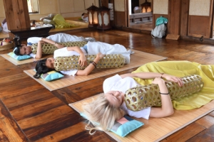 죽부인 껴안고 꿀잠