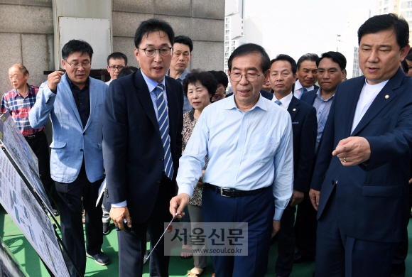 동작구 종합행정타운 부지 찾은 박원순 서울시장