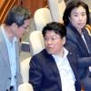 한국당 “추경 반대” 퇴장…장제원, 본회의장 홀로 지키며 ‘찬성표’
