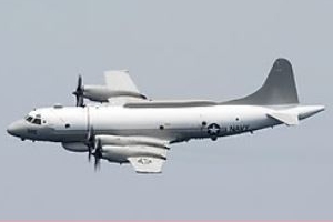 서해 공역서 中전투기 2대, 美정찰기 전방 막아 대치