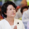 [서울포토] 합장한 김정숙 여사…봉은사 전통문화체험관 준공식 참석
