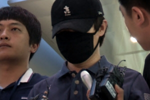 여학생 수십명 성추행‘ 혐의 여주 고교 교사 2명 구속