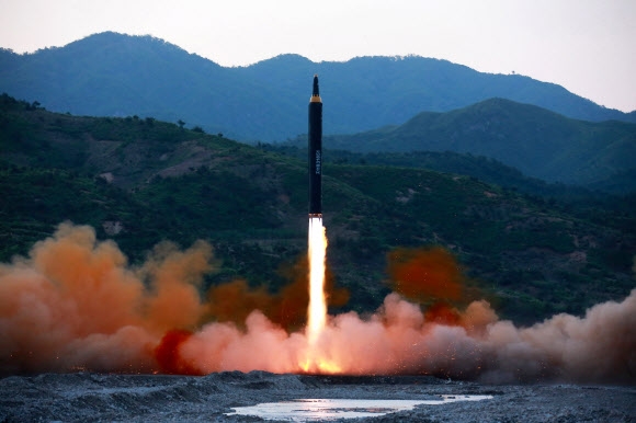 북한, 탄도미사일 추정 발사체 1발 동해로 발사