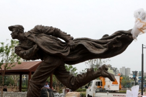 의정부역 광장에 설치된 ‘안중근 의사 동상’