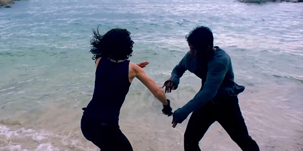 영화 ‘헤드샷’ 티저 예고편의 한 장면.