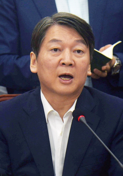 안철수 전 의원이 14일 국회 국민의당 대표실에서 열린 8·27 전당대회 공명선거선포식에서 발언하고 있다. 이종원 선임기자 jongwon@seoul.co.kr
