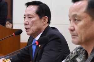 송영무 “사드 배치, 최단시간에 하려고 노력중”