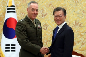 던퍼드 美합참의장, 문 대통령 만나 “외교·경제적 압박 실패시 군사옵션”