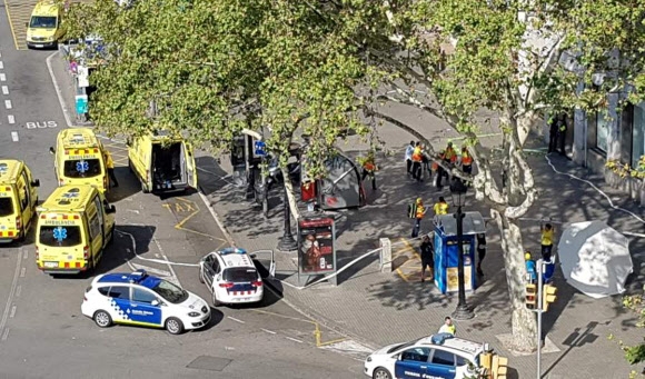 바르셀로나서 차량돌진 테러