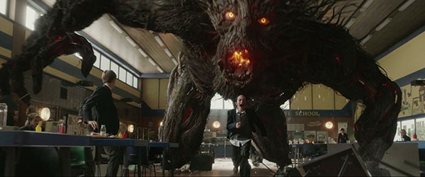 영화 ‘몬스터 콜’ 메인 예고편의 한 장면.