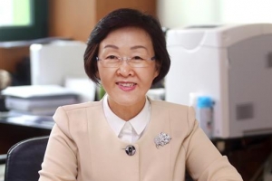 文정부의 ‘교육사다리 복원’ 그 선두에 선 신연희구청장… 지방 중고생 위해 ‘인강 나눔’