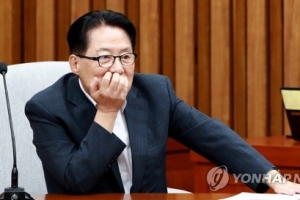 박지원, 노영민 논란에 “주재국 입장서 모국 바라볼 수도 있다“