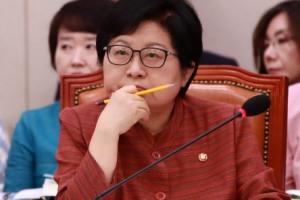 정현백 “靑에 ‘탁현민 경질’ 다시 건의하겠다”