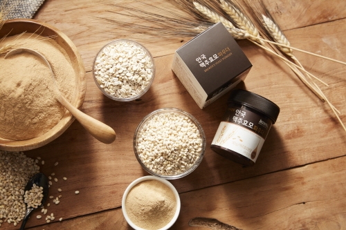 안국건강의 ‘안국 맥주효모 파우더’가 약해진 모발 건강을 지키고, 현대인들에게 부족하기 쉬운 필수 영양소를 보충해주는 건강 식품으로 각광을 받고 있다.