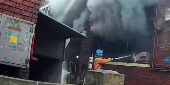 빌라 화재 빠른 대처로 큰 피해 막은 경찰관