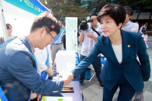 ‘과로 상징’ 구로디지털단지에 현장 노동청