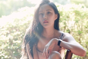 효민, ‘아시안 필름 어워드’ 참석..장준환 감독과 여우조연상 시상