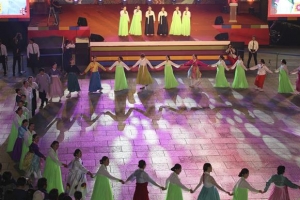 3000명 강강술래… 한복 입는 종로