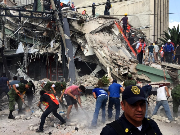 7.1의 강력한 지진이 일어난 지난해 9월 19일 멕시코 지진.AP 연합뉴스 