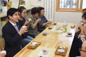 [현장 행정] 강동 경로당, 주민 모두 차차차