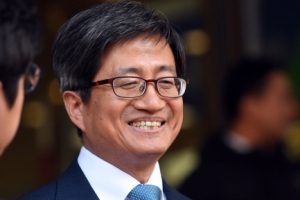 김명수 대법원장 임명동의안 찬성률 53.7%…역대 최저