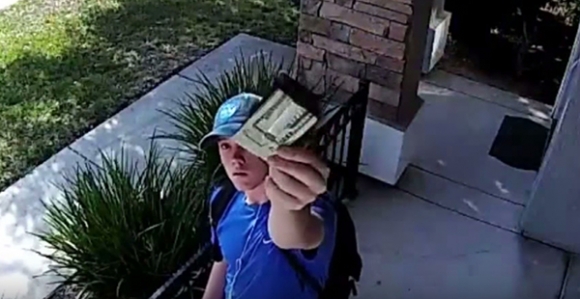 1500달러 든 지갑 주워 돌려준 소년 ‘화제