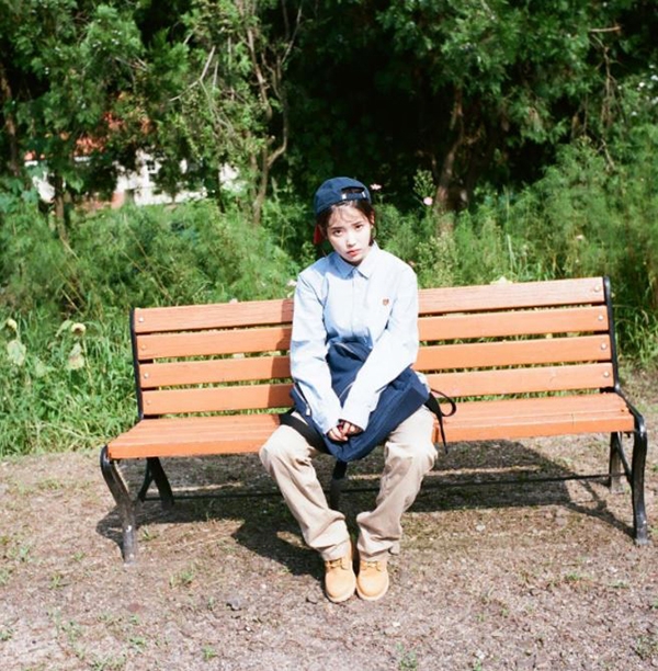 아이유 꽃갈피 둘, 잠못드는밤 비는 내리고