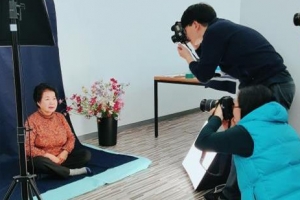 아픈 남편·착한 아내 위한 ‘따뜻한 사진’