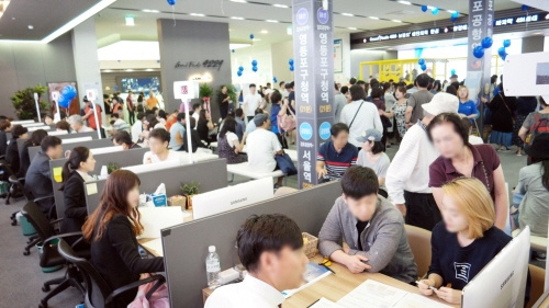 GS건설은 경기도 김포시 걸포3지구에 짓는 ‘한강메트로자이 2차’ 아파트 청약 당첨자를 대상으로 9월 28일까지 견본주택에서 계약을 실시한다고 밝혔다.