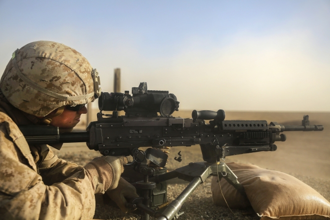 미군 병사가 아프카니스탄 수도 카불 외각에서 경계 근무를 하고 있다. 서울신문DB 　 