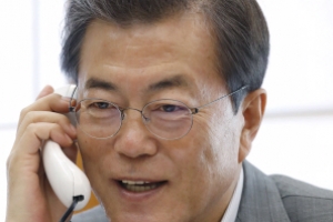 文대통령, 군인·소방관 등 ‘명절 없는 이들’에게 격려 전화