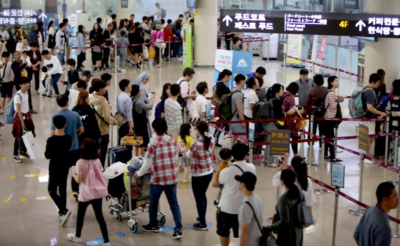 북적이는 제주공항