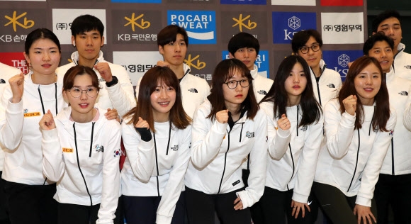 월드컵 금메달 3개 쇼트트랙 대표팀 귀국