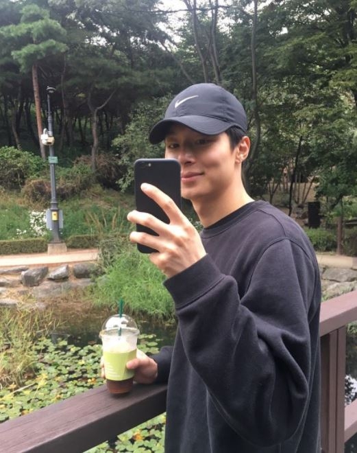 김충재