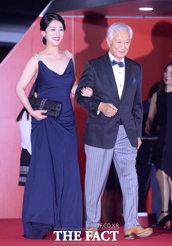 신성일 손녀와 BIFF 레드카펫