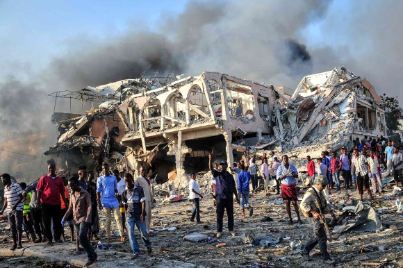 소말리아 수도 호텔서 자살 폭탄 테러