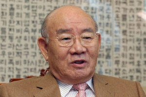 재판장 “전두환, 알츠하이머인데 회고록 어떻게 썼나” 의문 제기