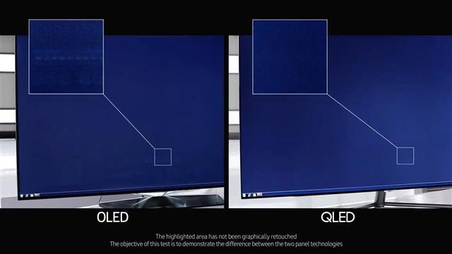 삼성전자가 지난 8월 유튜브에 올린 동영상의 TV 비교 화면. 왼쪽의 LG전자 OLED TV에는 잔상(네모 부분)이 남아 있고, 오른쪽 삼성전자 QLED TV에는 같은 부위에 잔상이 없다는 것을 보여 주고 있다. 삼성전자 제공