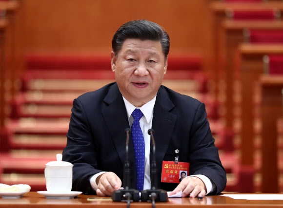 17일(현지시간) 제19차 중국 공산당 전국대표회의에 시진핑 중국 국가 주석이 참석해 발언을 하고 있다. AP 연합뉴스