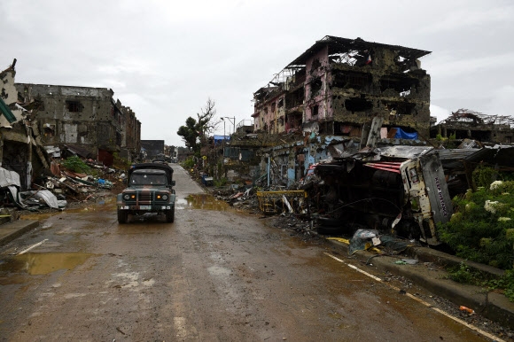 IS 반군과 교전 끝… 폐허 된 필리핀 마라위 