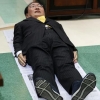 노회찬, 국감장 바닥에 신문지 깔고 드러누운 까닭