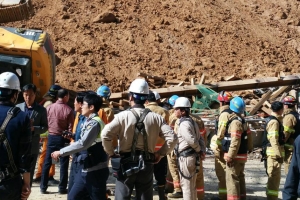 용인 물류센터 건설현장서 옹벽 붕괴…1명 숨지고 9명 중·경상 입어